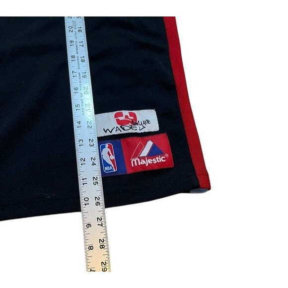 Majestic Miami Heat #3 Dwyane Wade Basketball Jersey Youth Size 14/16 NBA - Picture 7 of 8
